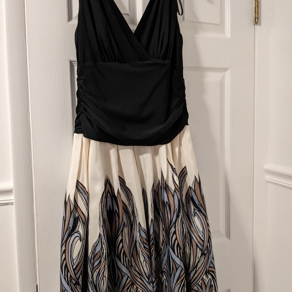 Black V-Neck Bodice Ivory Skirt Printed Maxi Dress